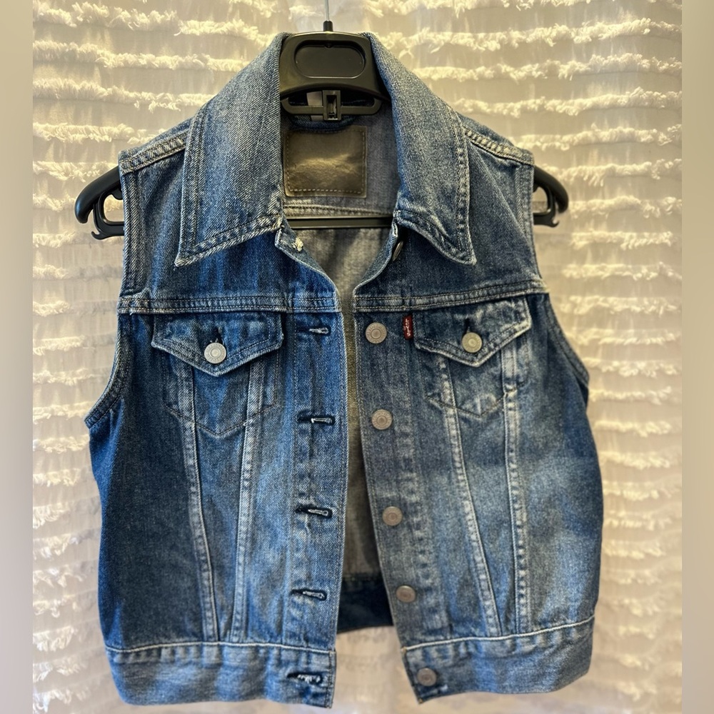 Levi’s VINTAGE Denim Vest size women’s/juniors XS